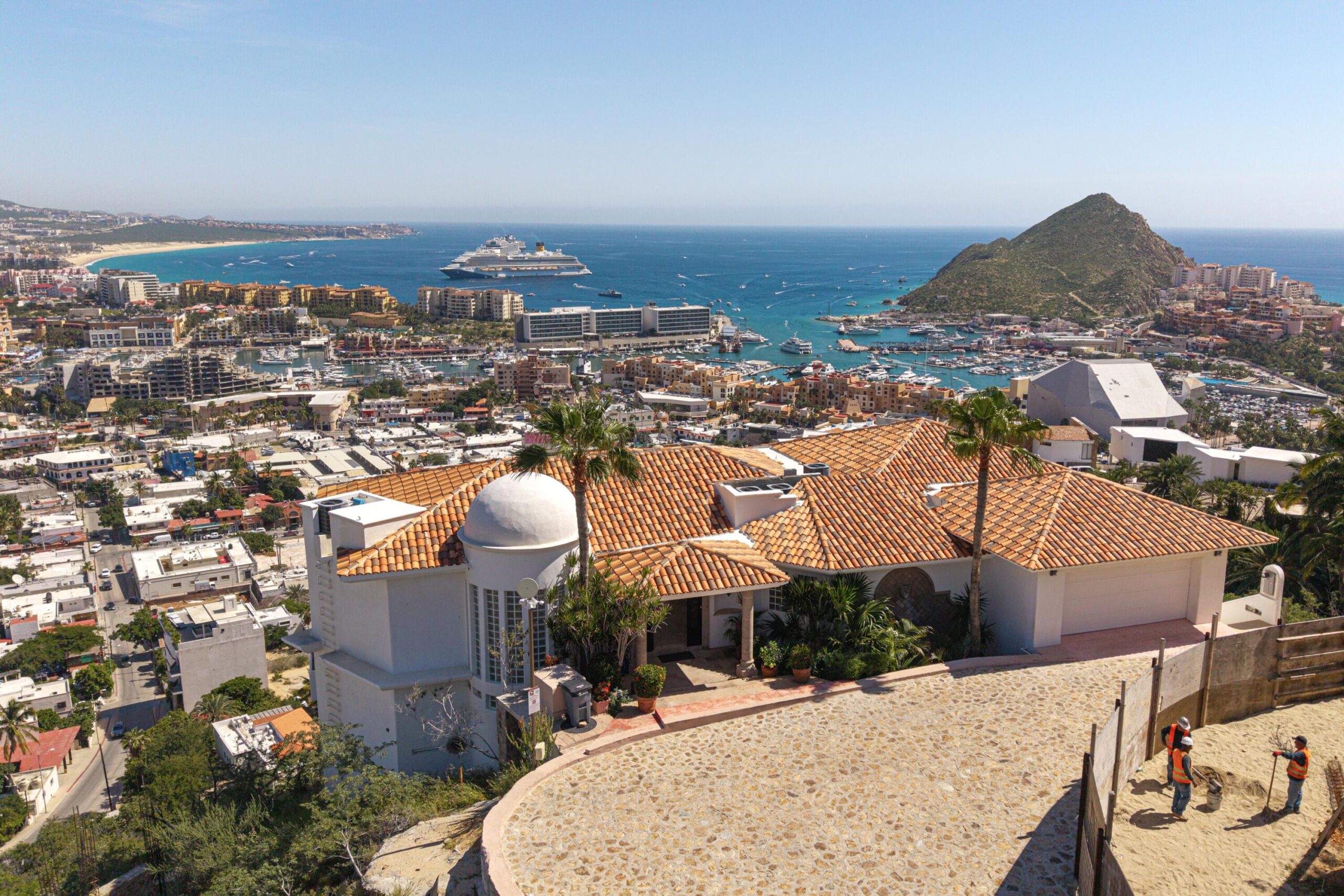 Cabo San Lucas Pedregal Csl Casa LA PIÑATA A luxury villa located in the exclusive Pedregal Cabo San Lucas. Perfect as a private residence or a high-end vacation rental, this villa offers an exceptional combination of comfort, style, privacy, and location.The villa features 8 bedrooms including a service room (as an independent apartment suite), 8.5 bathrooms, and 13 beds.Fully furnished and equipped with top-quality finishes, providing a turnkey experience.Every detail has been thoughtfully crafted to create an exceptional space for family gatherings and entertaining. The expansive terrace includes a great swimming pool, 2 jacuzzi, bar, 2 BBQ station, 2 fire pits, and multiple lounge areas, to enjoy the very best of Cabo living The interiors feature cozy and elegant living spaces, including a inside bar, games room, media room and impeccable design in every corner Fully furnished and equipped, representing an outstanding opportunity. With its exceptional design, amenities, and location, this villa embodies the best of the Baja lifestyle for sale