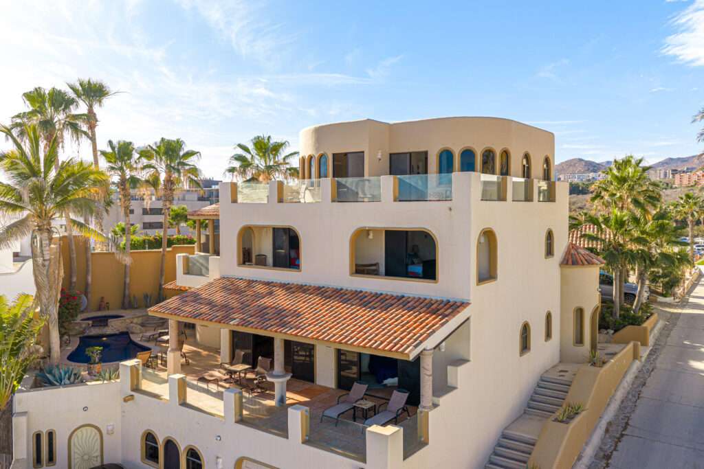 Cabo San Lucas Misiones Del Cabo Perched above the stunning coastline of Misiones del Cabo, Casa Misiones is a beautifully designed four-bedroom, four-and-a-half-bath residence offering breathtaking – Calle de Acceso sin nombre, Cabo Corridor, BS