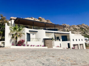 Cabo San Lucas Pedregal Csl Casa Agave presents a rare invitation to experience the raw beauty and vibrant life of the Pacific Ocean from a residence of contemporary distinction. Designed for those who seek both serene sanctuary and moments of shared delight, this seven-bedroom oceanfront home offers an unparalleled connection to the stunning Los Cabos coast.Imagine waking to the sound of waves, the horizon a canvas for breathtaking sunrises. At Casa Agave, the expansive living spaces seamlessly merge with the coastal landscape, offering uninterrupted – Camino del Mar, Cabo San Lucas, BS