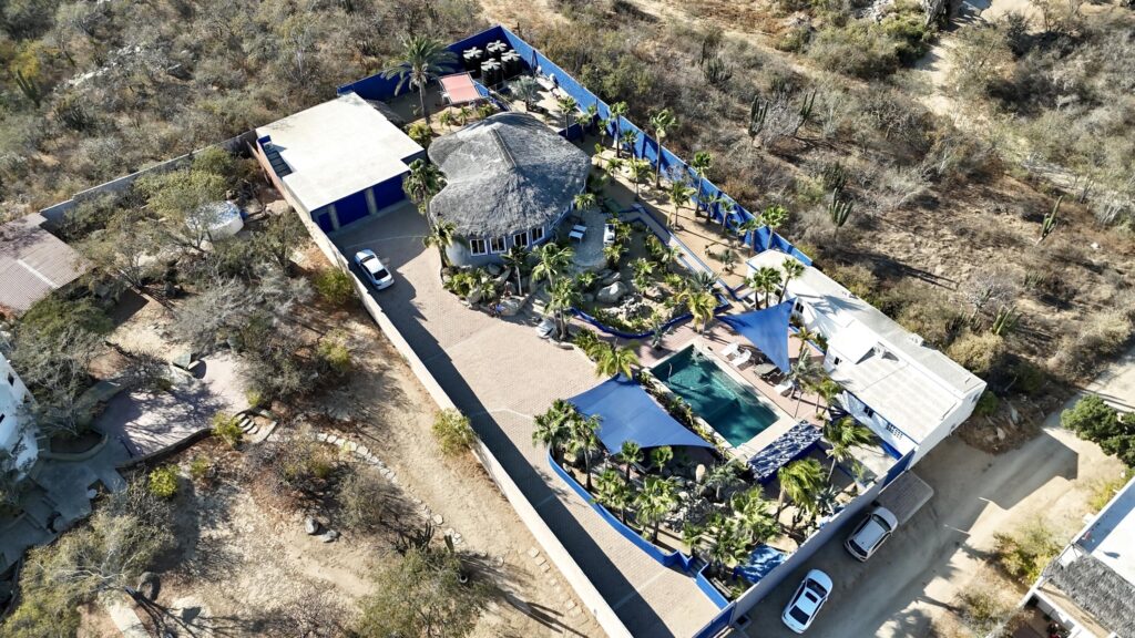 Cabo San Lucas 4 De Marzo Casa Belia Investment Opportunity in the Heart of 4 de MarzoWelcome to Casa Belia, a versatile property located in the heart of the popular Colonia 4 de Marzo neighborhood in Cabo San Lucas. Positioned on a highly visible corner lot, this unique property combines residential comfort with commercial potential, making it an excellent opportunity for homeowners, investors, or entrepreneurs.The property features:* A comfortable main house with a spacious outdoor patio* Separate studio space ideal for guests, rental income, or a private office* Commercial/business area with street exposure* Multiple access points and flexible parking options* Gated perimeter for privacy and security* Large tiled courtyard perfect for entertaining or future improvementsIts strategic cor โ Casa Terry Brisas, Cabo San Lucas, Cabo San Lucas, BS