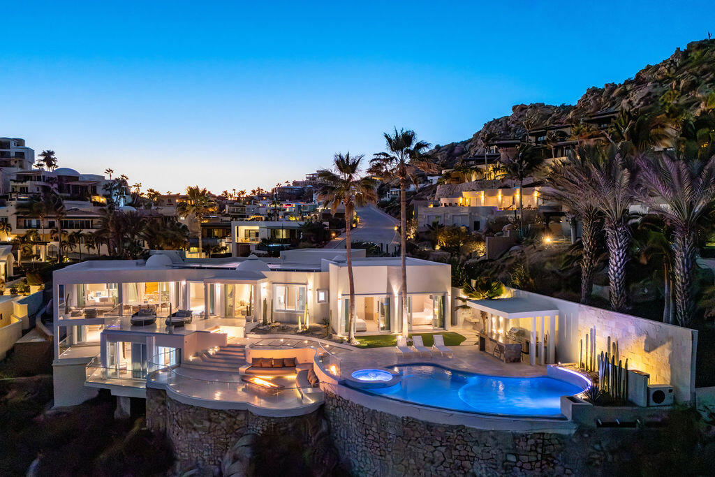 Cabo San Lucas 4 De Marzo Casa Belia Investment Opportunity in the Heart of 4 de MarzoWelcome to Casa Belia, a versatile property located in the heart of the popular Colonia 4 de Marzo neighborhood in Cabo San Lucas. Positioned on a highly visible corner lot, this unique property combines residential comfort with commercial potential, making it an excellent opportunity for homeowners, investors, or entrepreneurs.The property features:* A comfortable main house with a spacious outdoor patio* Separate studio space ideal for guests, rental income, or a private office* Commercial/business area with street exposure* Multiple access points and flexible parking options* Gated perimeter for privacy and security* Large tiled courtyard perfect for entertaining or future improvementsIts strategic cor for sale