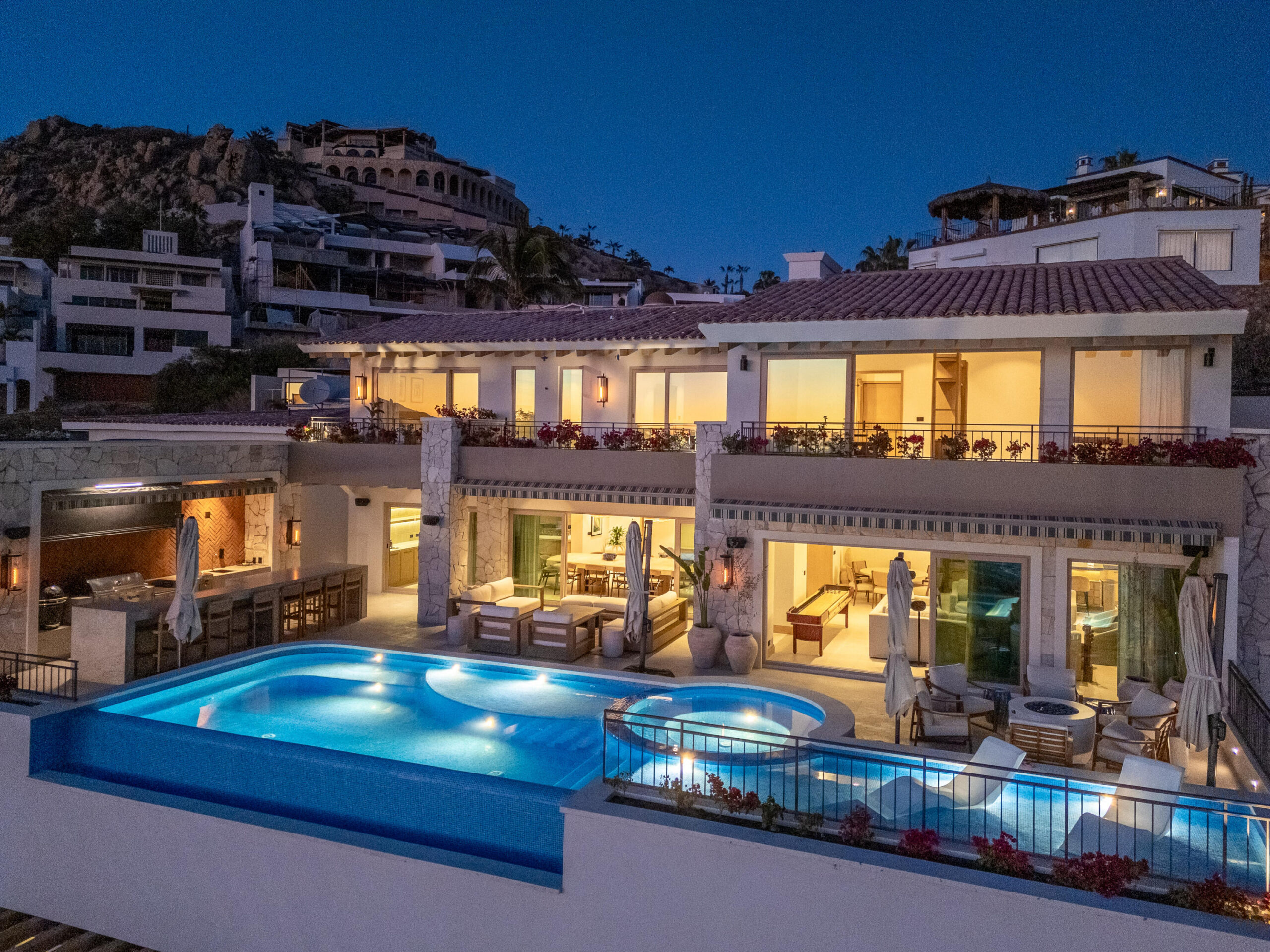 Cabo San Lucas Pedregal Csl Casa LA MARACAIntroducing a truly one-of-a-kind villa located in Pedregal, the most exclusive and prestigious community in Cabo San Lucas.This extraordinary 12-suite property has been recently remodel with world-class architectural design, blending luxury, functionality, and complete privacy in every space.Designed for visionary owners, Casa LA MARACA represents an exceptional opportunity, whether as a private residence or as a high-performing luxury vacation rental.Casa LA MARACA not only offers a privileged ocean for sale