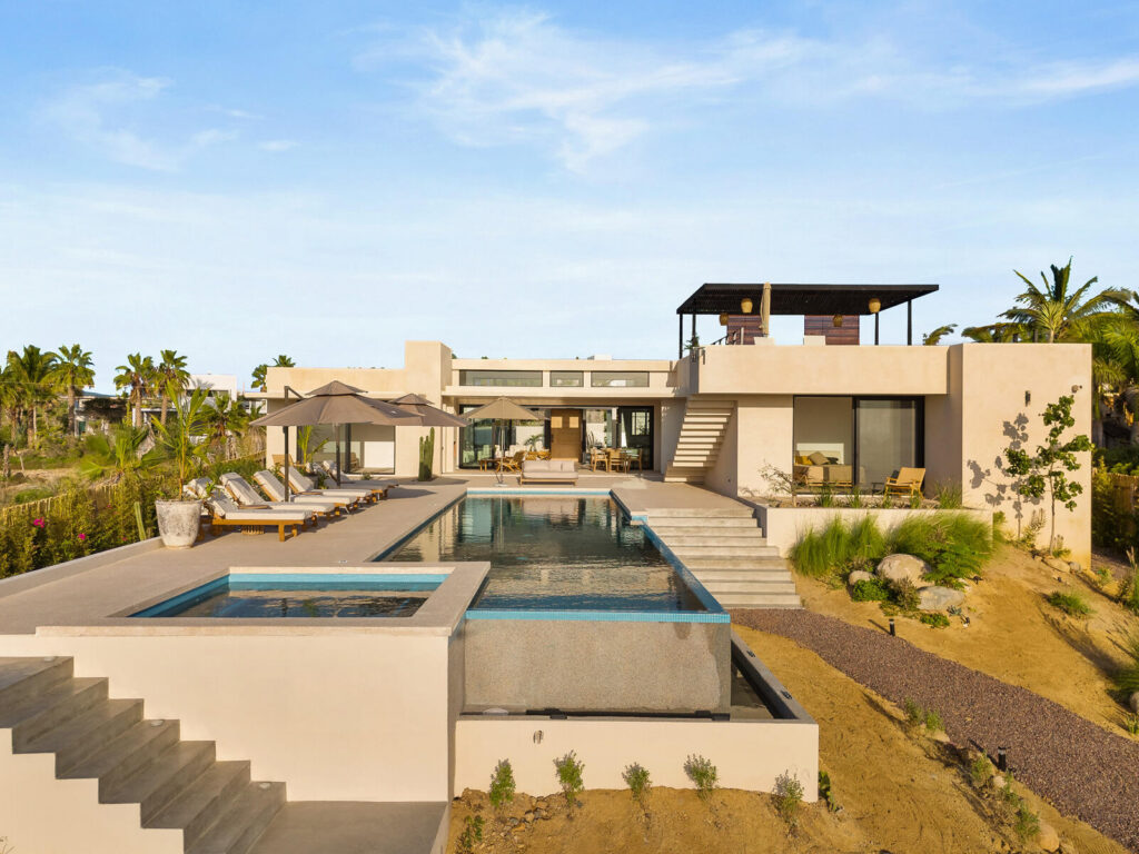 Cabo San Lucas Blue Moon Perched in Pedregal's coveted Valley of the Moon, this contemporary two-story residence captures unblockable ocean – Camino de la Duna, Cabo San Lucas, BS