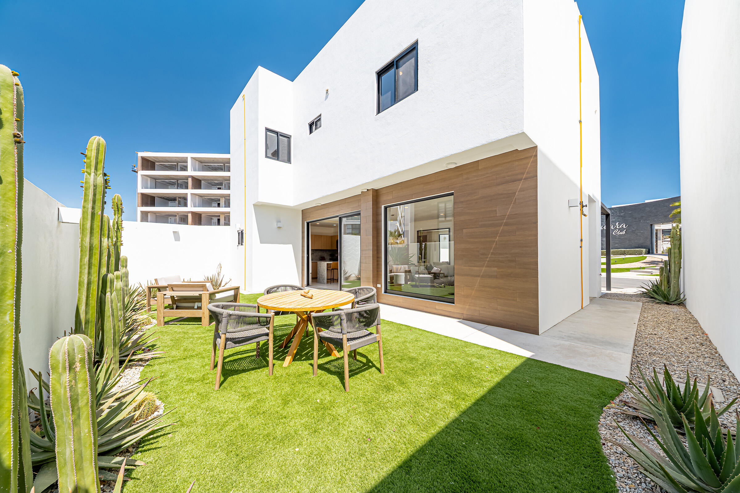 Cabo San Lucas El Progreso Some decisions are made with the heart: choosing where your family will grow is one of them.At Villa Cabo Sur, you'll find two-story homes designed for real life: three bedrooms, a family room, and parking for two cars, giving you more space and the privacy of a peaceful setting.Downstairs, an open social area welcomes family and friends. A patio and terrace invite you to slow down at sunset. Upstairs, private bedrooms offer true rest.Villa Cabo Sur isn't just a house: it's the certainty that your kids will grow up with room to play, in a home they'll always want to come back to. Hay decisiones que se toman con el corazón: elegir dónde crecerá tu familia es una de ellas.En Villa Cabo Sur encuentras casas de dos niveles pensadas para la vida real: tres recámaras, family room y estacionamiento para dos autos, con más espacio y la privacidad de un entorno tranquilo.En planta baja, un área social abierta para recibir a los tuyos. Un patio y terraza para disfrutar el atardecer. Arriba, recámaras privadas para descansar de verdad.Villa Cabo Sur no es solo una casa: es la certeza de que tus hijos crecerán con espacio para jugar y un hogar al que siempre querrán volver. – 1608 LA BARCA, Cabo San Lucas, BS